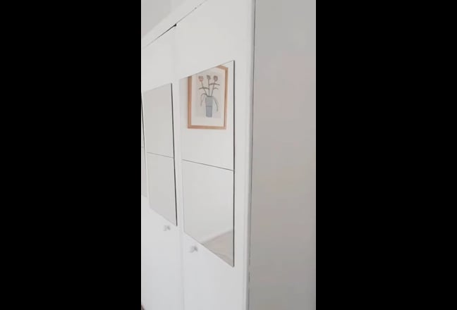 South-Facing Room – in Clean Calm Home Main Photo