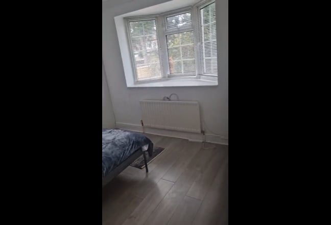 Large Studio Room, Professional House, Bills Incl Main Photo