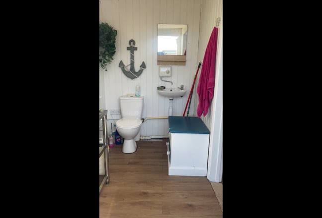 Self contained living accommodation, own entrance Main Photo