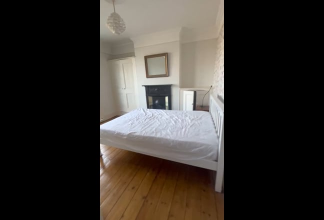 Edwardian House in Bow  Main Photo