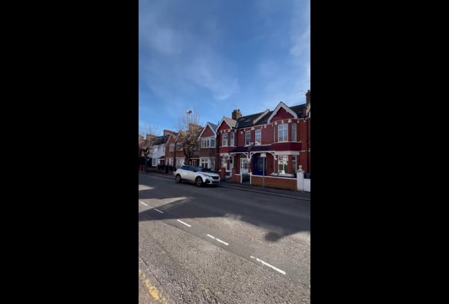 South Wimbledon UG Station 2min walk! Main Photo