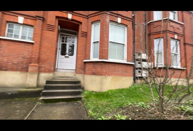 Spacious Newly Decorated One-Bedroom Flat Main Photo