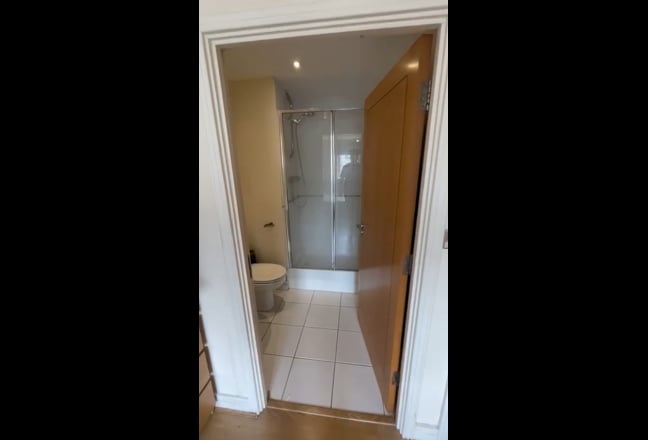 East India Ensuite double room Soon/M Main Photo