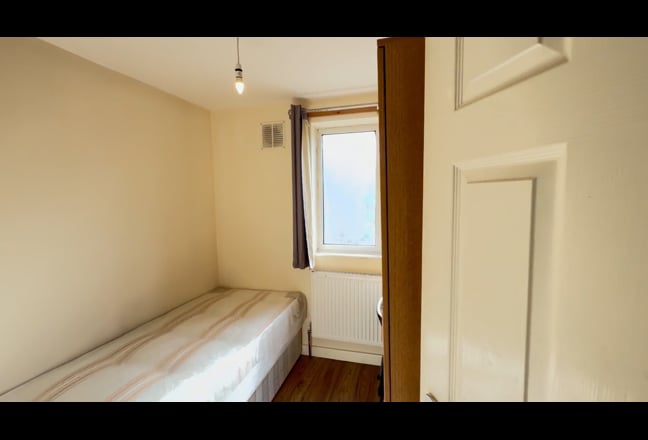 Single Room Flat Share in Mile End, E3 Main Photo