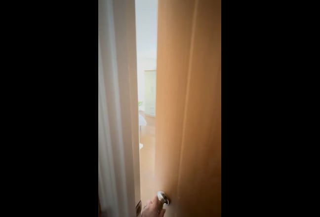 East India stylish spacious double room/M Main Photo