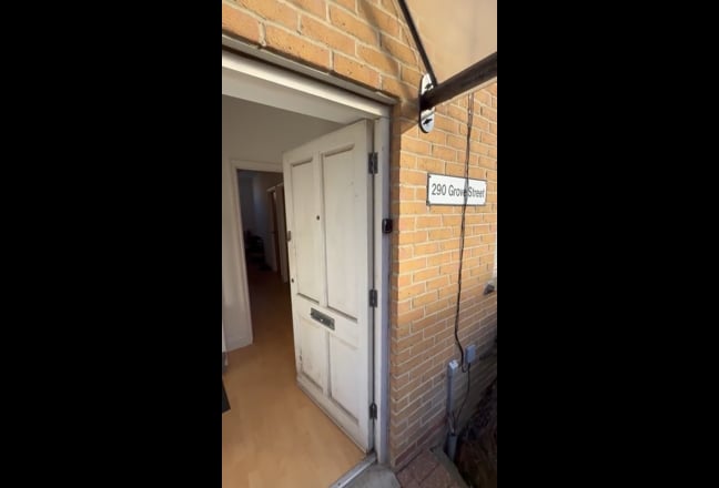 Double in Surrey Quays - All Bills Included Main Photo