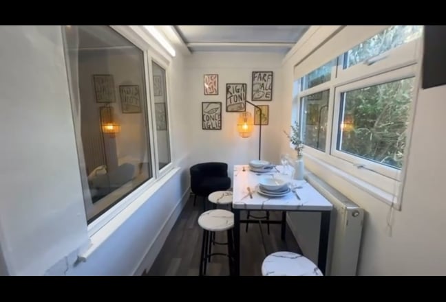 4 Stylish Double Rooms in Newly Decorated House Main Photo