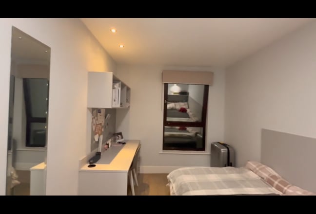 Student Accom with Iq Official Tenancy  Main Photo