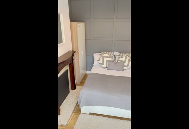  Double Bedroom• Home Office •Near Media City   Main Photo