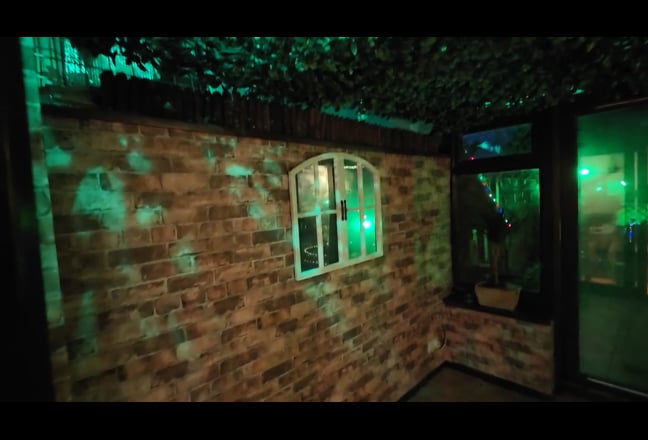 Popular single or double room with TV- No Bills.  Main Photo