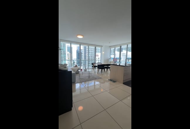 Private Room + Bathroom in Brickell Main Photo