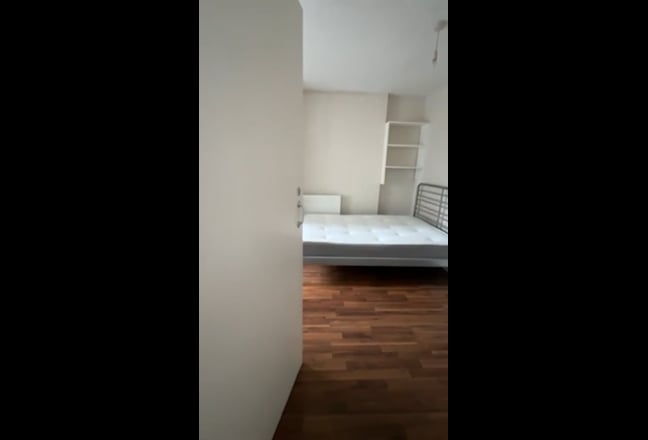 Clapham 1 Bed Flat Shower ensuite /Kitchen   Main Photo