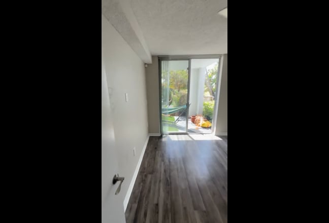 Room available!  Main Photo