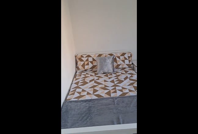 ⭐ Cozy Double  Room In Oval  NOW⭐ Main Photo