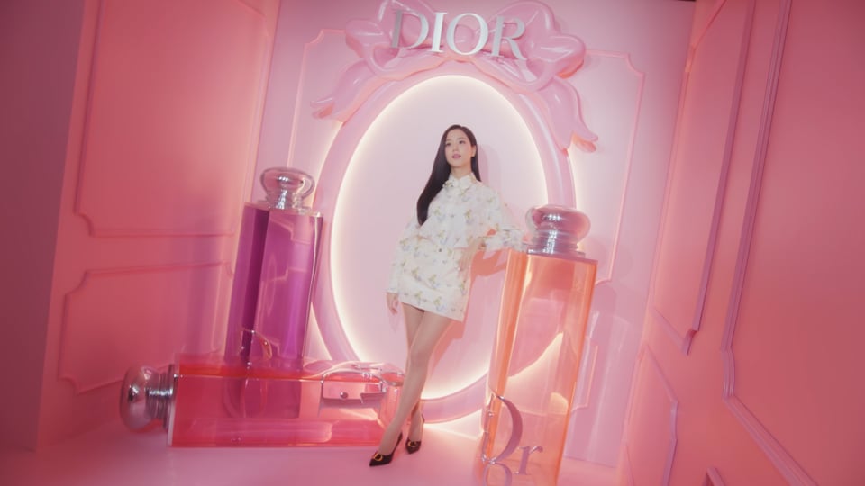 DIOR — DIOR X JISOO, Finishing by Soleil Sea Studio