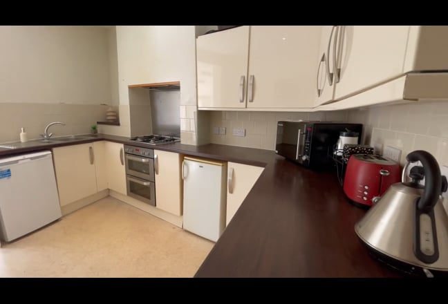 Cosy Double Room, All Bills Included Main Photo