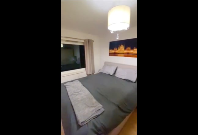 Beautiful Ensuite room with a garden in CLP Main Photo