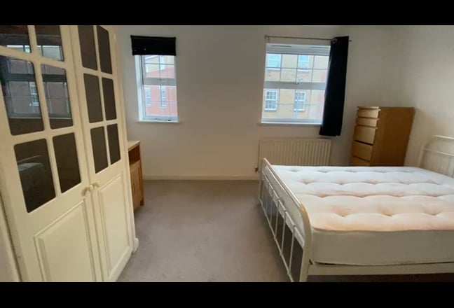 Furnished Rooms nr Marks Farm/Tesco/A120 Main Photo