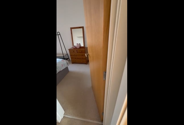 Double Room in 2-bed flat | Nine Elms Main Photo