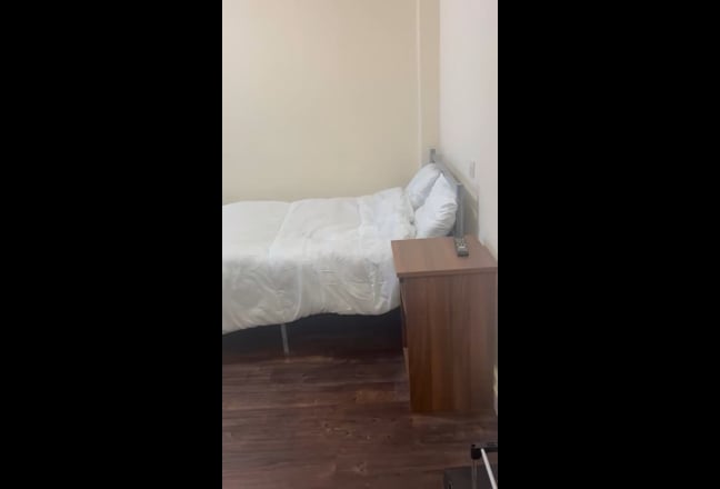 Fully furnished student studio  Main Photo