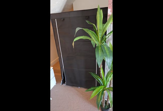  Large room with ensuit  Main Photo