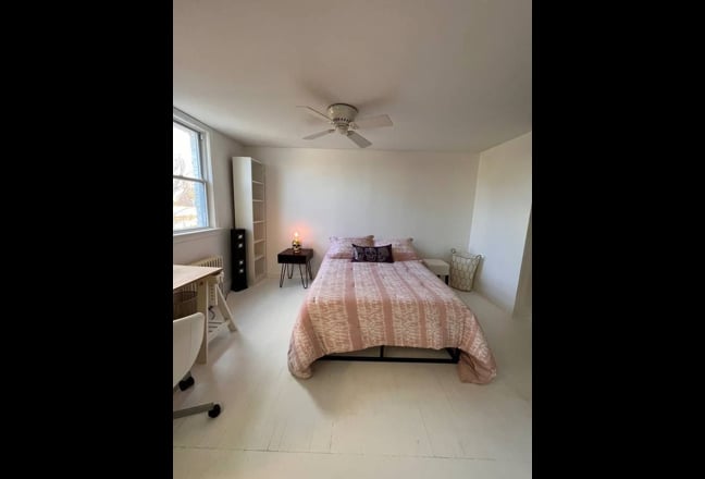 Room For Rent in a Lovely Townhouse in Teaneck Main Photo
