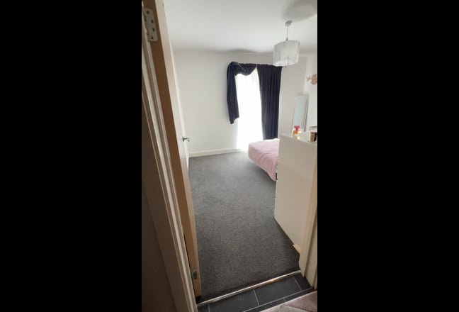 Luxury Room Prestigious Area Available from April Main Photo