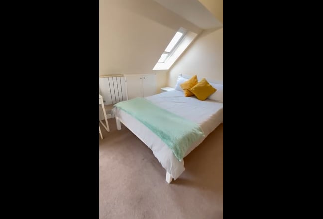 Spacious Room Close to Canary Wharf & Riverside Main Photo