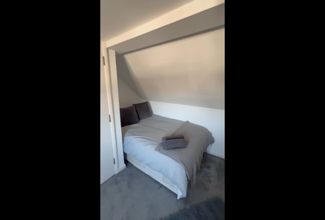 **Modern House for Professionals** Main Photo