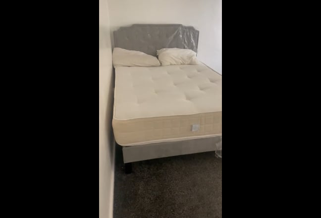 Spacious double room for rent in a shared house. Main Photo