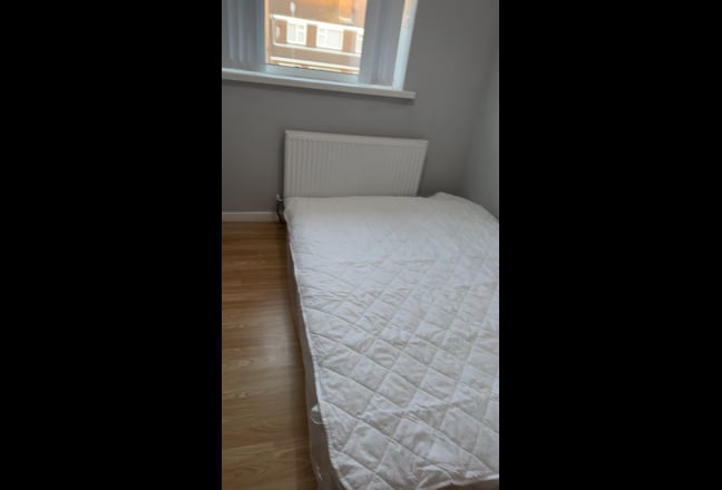 Singe Room for rent  available ASAP Main Photo