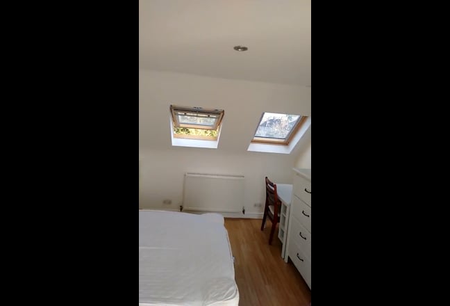  Large Studio Room  Northern Line and Tooting Stn Main Photo