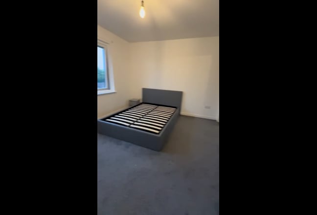 One double room in two bedroom flat Main Photo