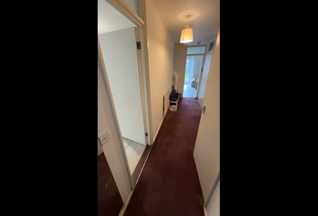 Bright single Room in Stylish 4-Bed Flat | Bermond Main Photo