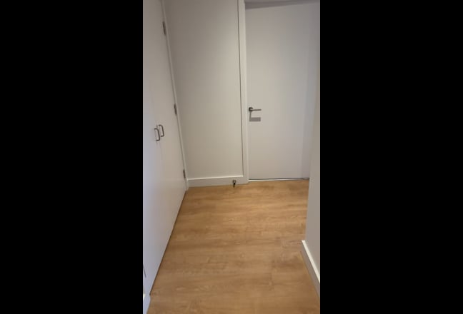Double bedroom available in the city centre  Main Photo