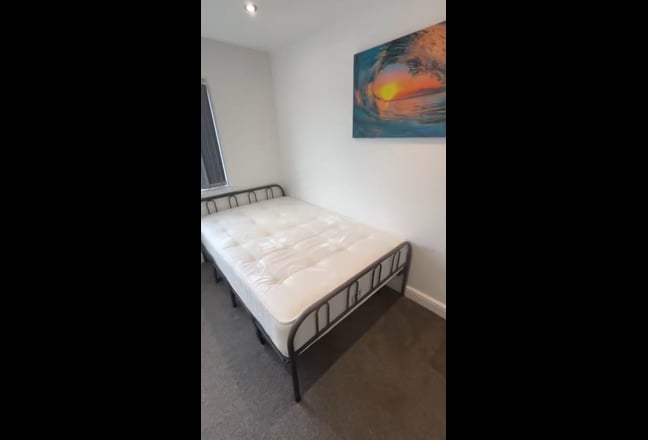 Spacious Room Available Near University of Warwick Main Photo