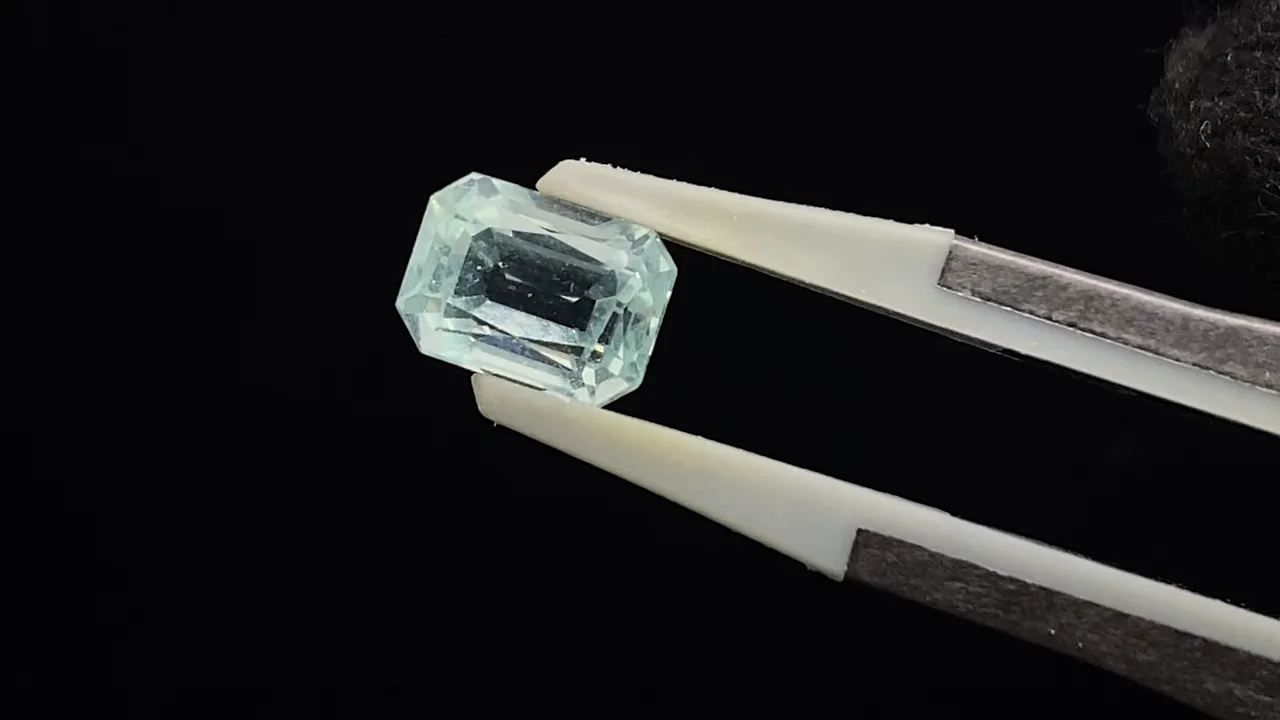 宝石質ブルーグリーンフローライト ルース ファセットカット 1粒 NO