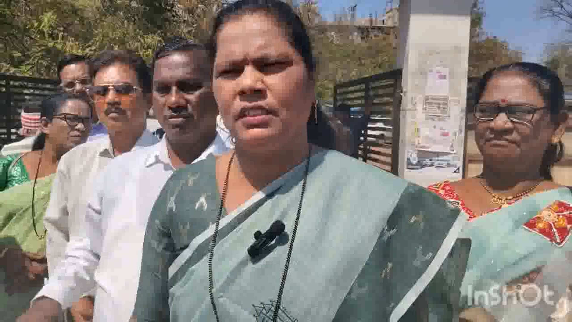 अखिल भारतीय आदिवासी विकास परिषद तर्फे जिल्हाधिकारी कार्यालयासमोर राज्य सरकारचा निषेध 