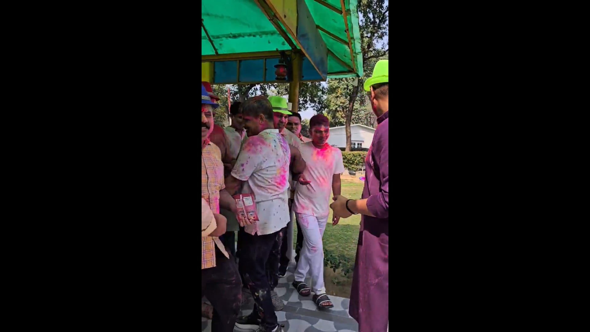 प्रतापगढ़ पुलिस लाइन में मनाया गया होली मिलन समारोह S P दीपक भूकर/DM शिव सहाय अवस्थी ने दी होली की बधाई #latest_news 