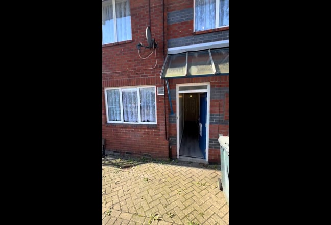 5 Rooms available (Whole House) in Beckton Main Photo