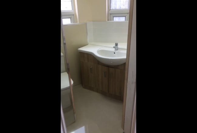 Lovely en suite double room for rent  Main Photo