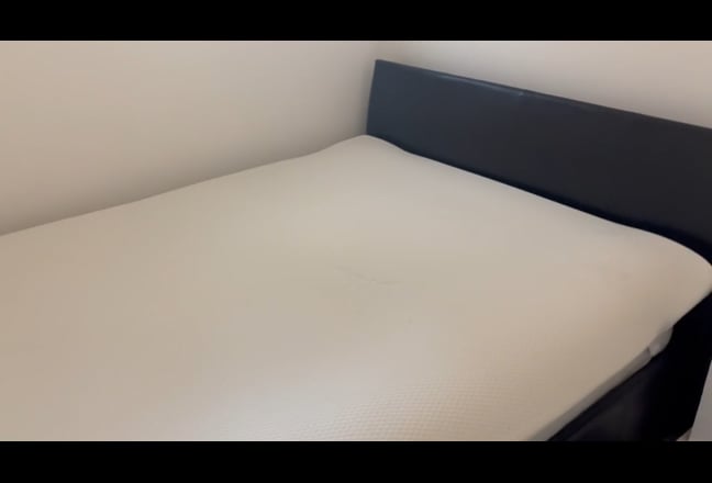 1 Bedroom flat, W3 with parking Main Photo