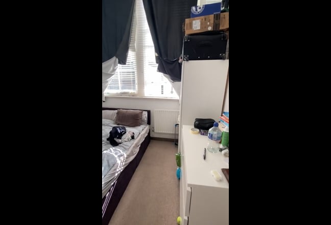 Large En-suite Room in Farringdon – Bills+Tax Inc. Main Photo