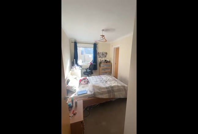  En-suite Room in 2 Bed / 2 Bath Apartment Main Photo