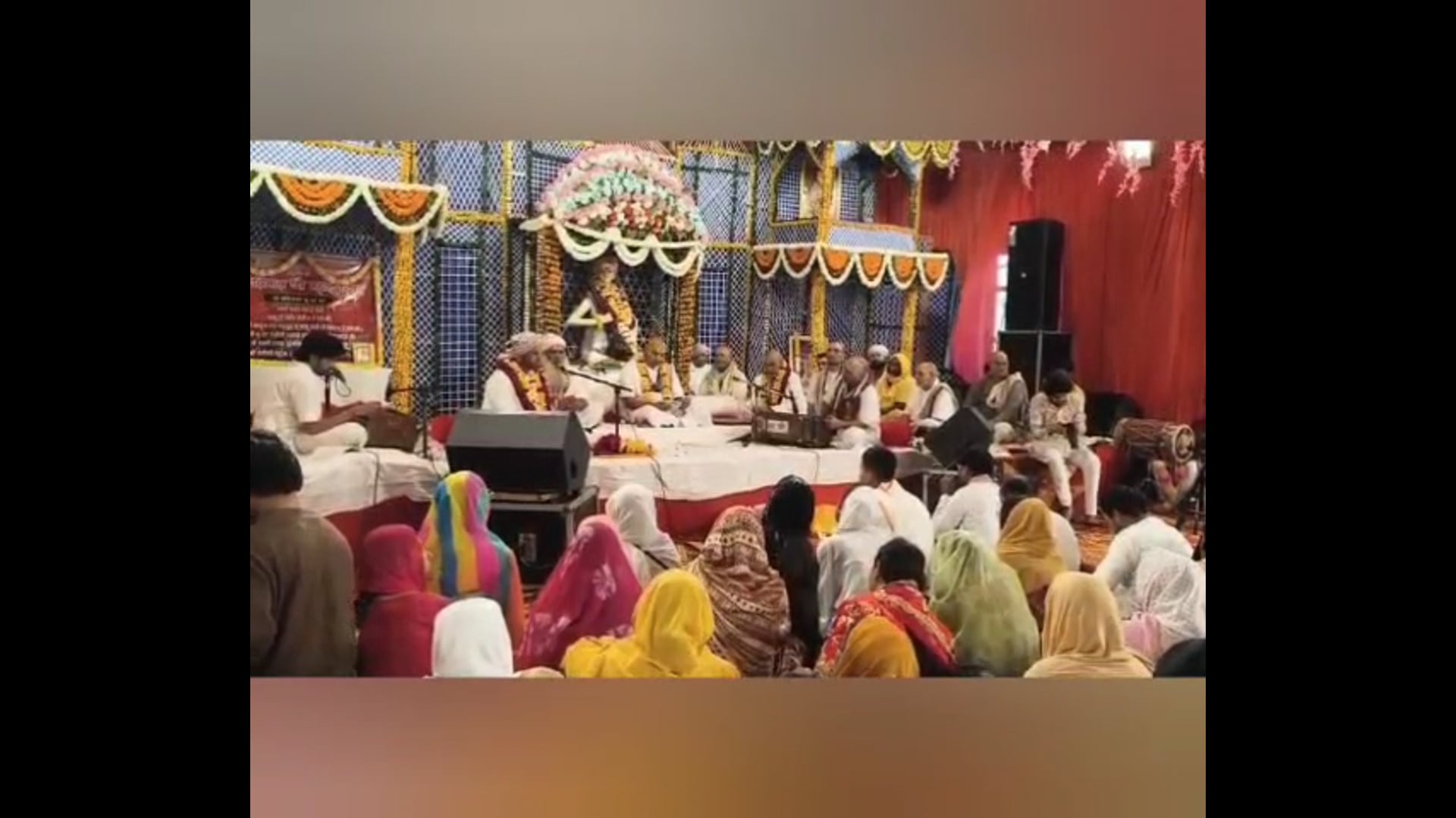 MANT-  मथुरा के वृंदावन में केलीमाल महारस महोत्सव क़ी,आगाज, उमड़ी संतों की,भारी भीड़,,