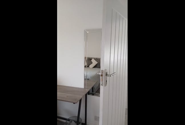 1 Double + 1 Single room available! Main Photo