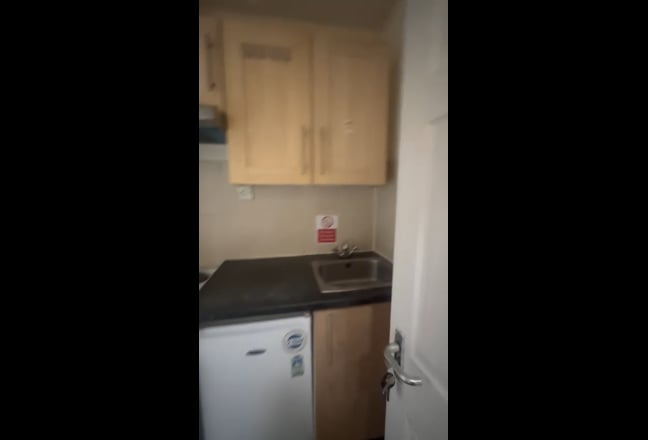 Studio Flat  Main Photo