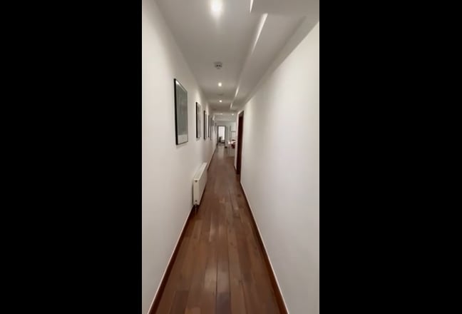 Spacious well located 2 bed 2 bath in Paddington Main Photo