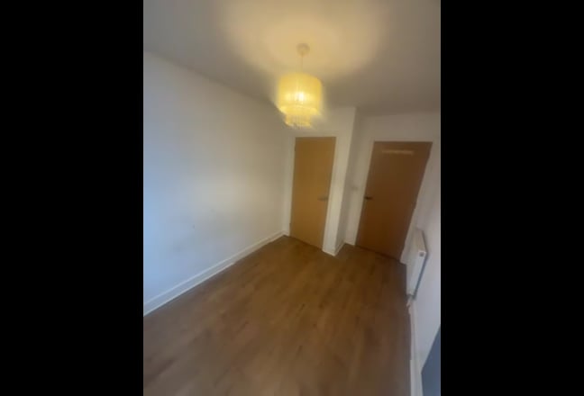 Room for rent First Choice House Gatwick Main Photo