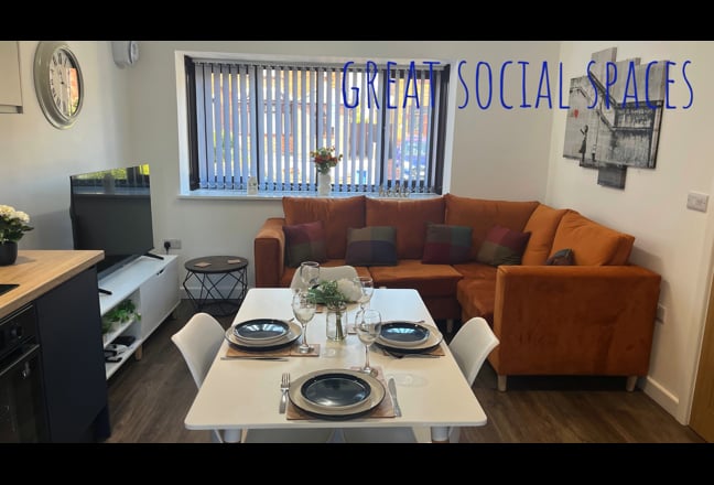 Fab Social Spaces, Great Location! Main Photo